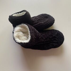 Cozy Black Slipper Socks with White Fleece Lining